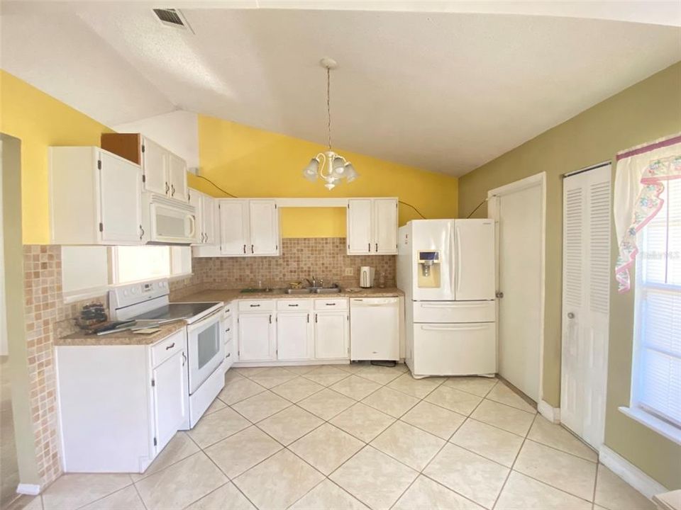 待售: $210,000 (3 贝兹, 2 浴室, 1562 平方英尺)