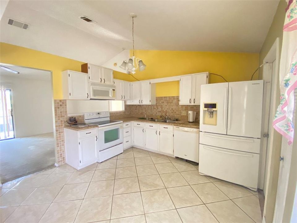 待售: $210,000 (3 贝兹, 2 浴室, 1562 平方英尺)