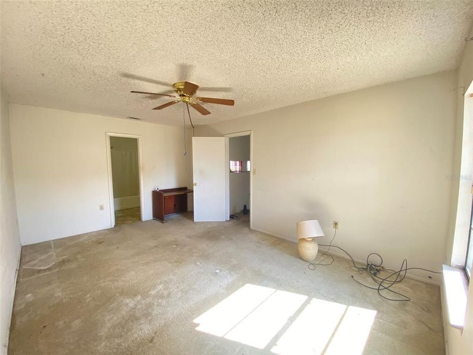 待售: $210,000 (3 贝兹, 2 浴室, 1562 平方英尺)