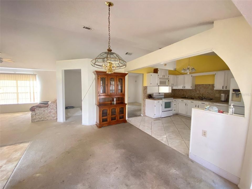 待售: $210,000 (3 贝兹, 2 浴室, 1562 平方英尺)