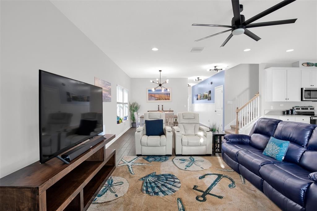 For Sale: $459,900 (3 beds, 2 baths, 2498 Square Feet)