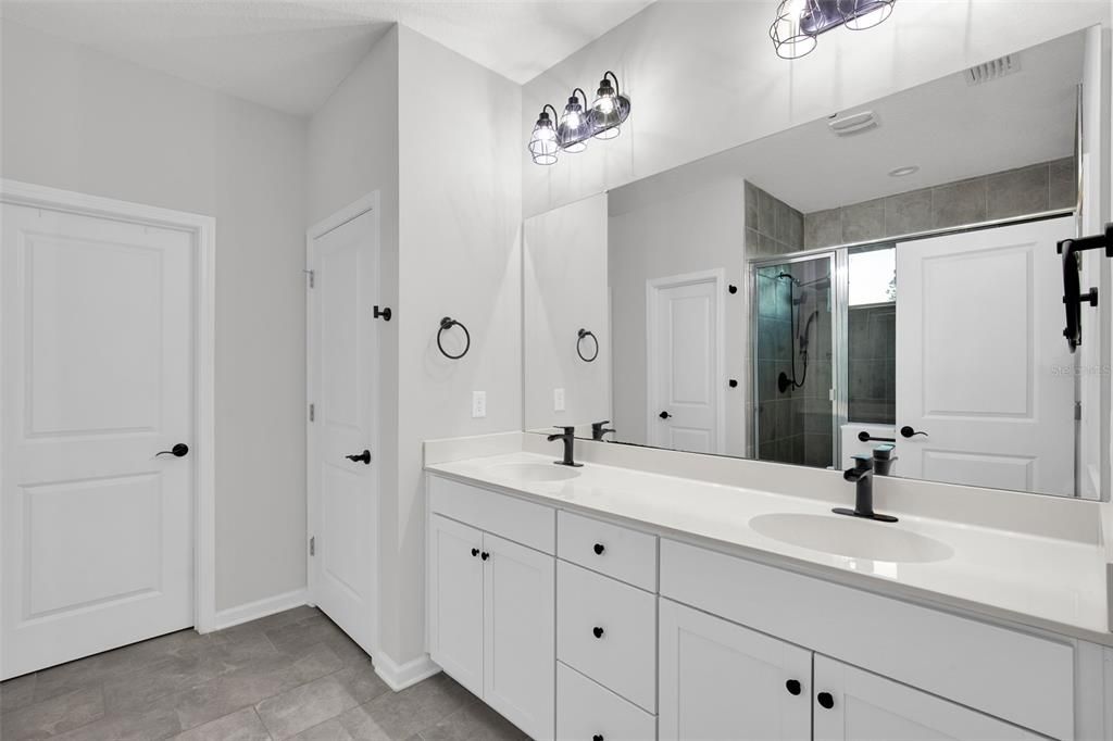 For Sale: $459,900 (3 beds, 2 baths, 2498 Square Feet)