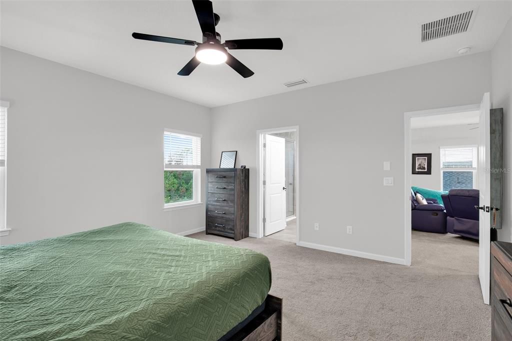 For Sale: $459,900 (3 beds, 2 baths, 2498 Square Feet)