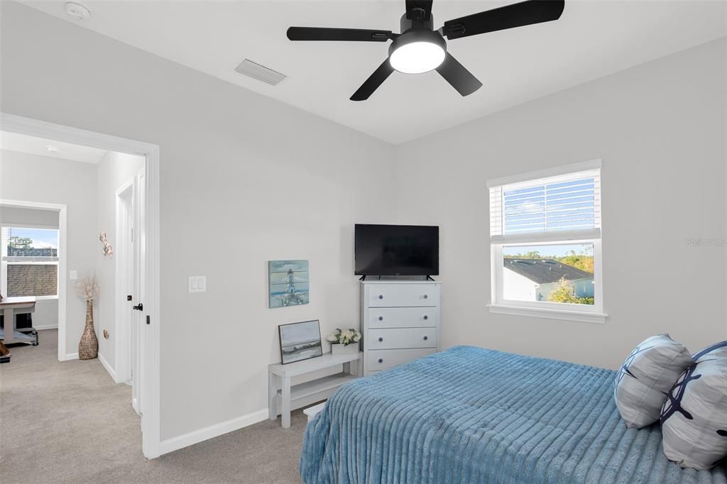 For Sale: $459,900 (3 beds, 2 baths, 2498 Square Feet)