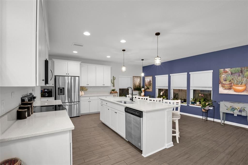 For Sale: $459,900 (3 beds, 2 baths, 2498 Square Feet)