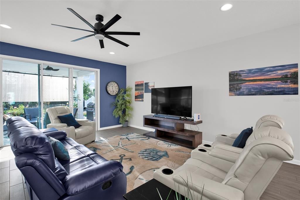 For Sale: $459,900 (3 beds, 2 baths, 2498 Square Feet)