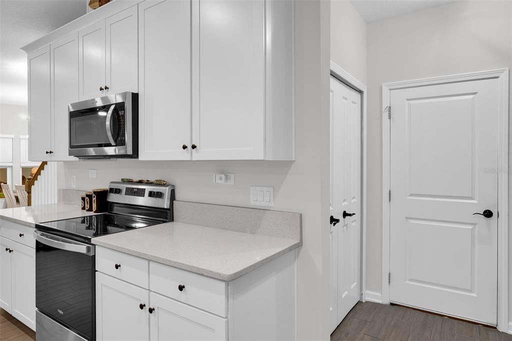 For Sale: $459,900 (3 beds, 2 baths, 2498 Square Feet)