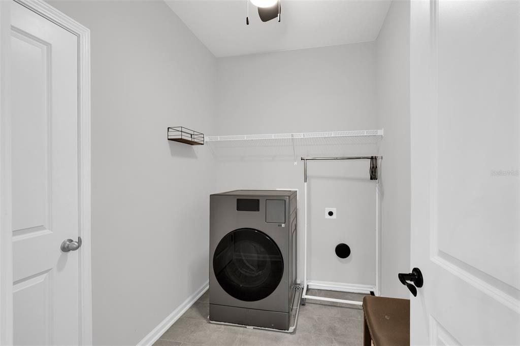 For Sale: $459,900 (3 beds, 2 baths, 2498 Square Feet)