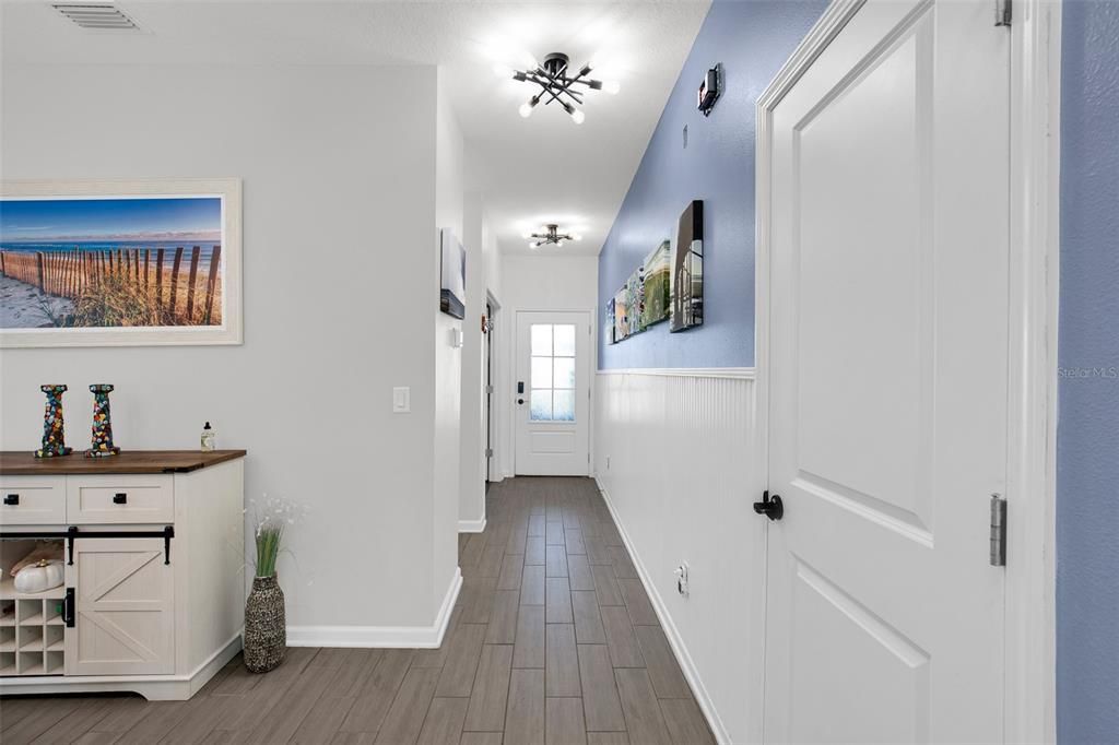 For Sale: $459,900 (3 beds, 2 baths, 2498 Square Feet)