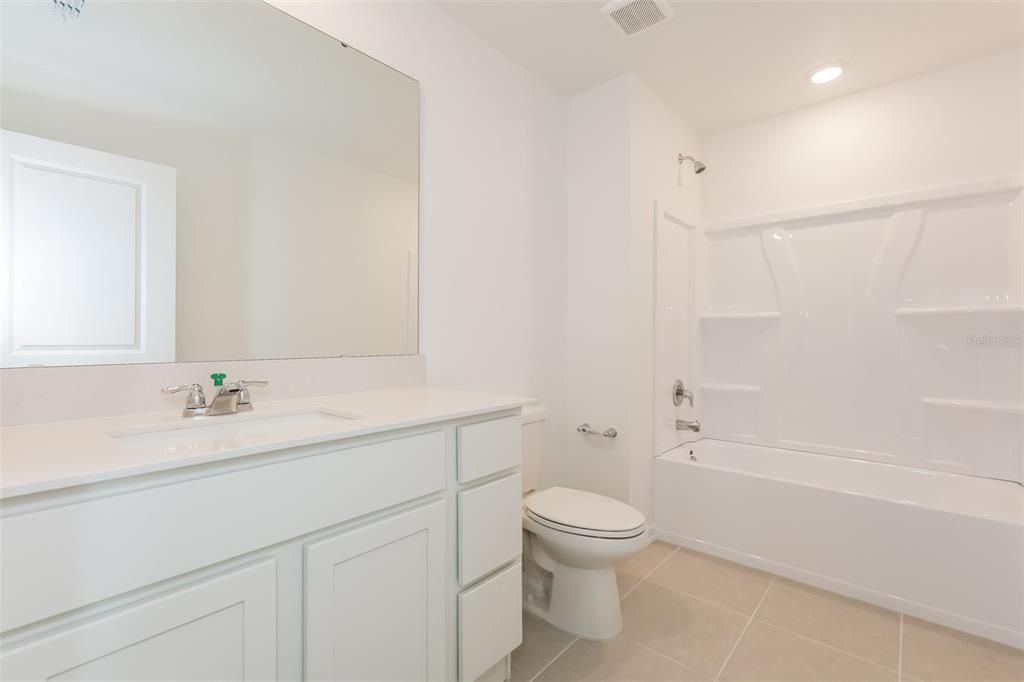 For Rent: $2,045 (5 beds, 2 baths, 2112 Square Feet)