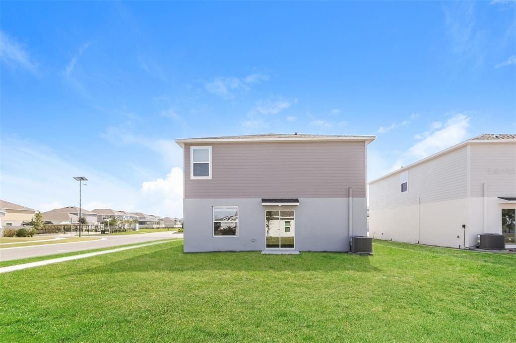 For Rent: $2,045 (5 beds, 2 baths, 2112 Square Feet)