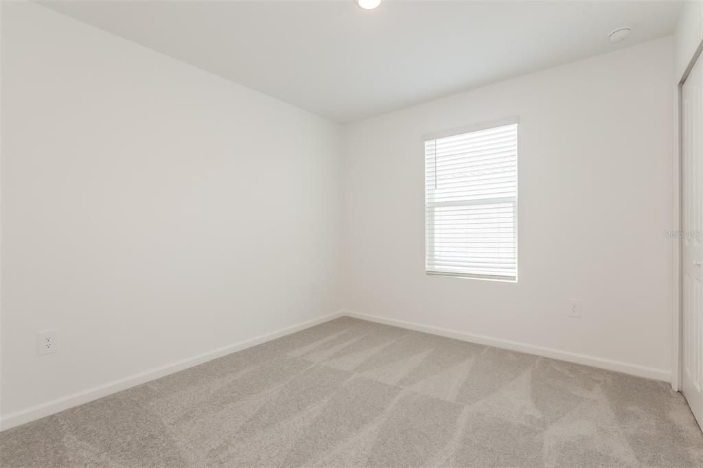 For Rent: $2,045 (5 beds, 2 baths, 2112 Square Feet)