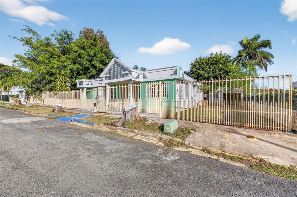 На продажу: $195,000 (3 спален, 1 ванн, 1531 Квадратных фут)