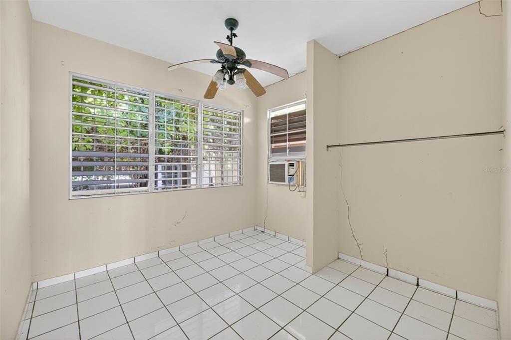 На продажу: $195,000 (3 спален, 1 ванн, 1531 Квадратных фут)