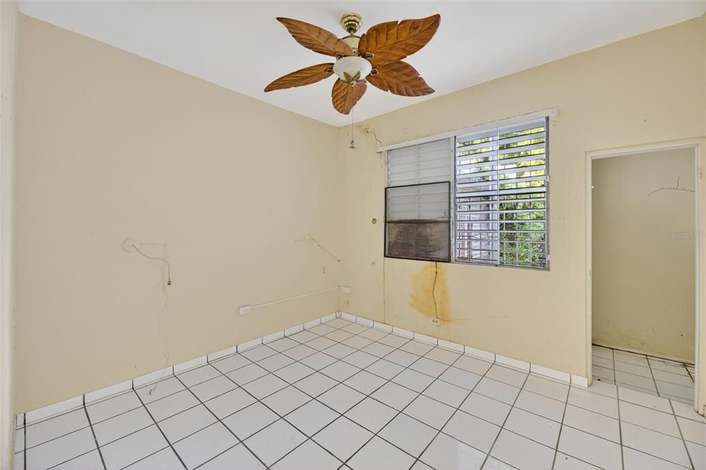 На продажу: $195,000 (3 спален, 1 ванн, 1531 Квадратных фут)