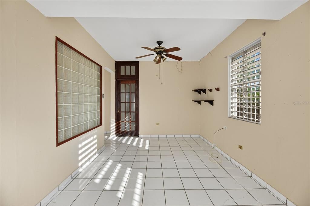 На продажу: $195,000 (3 спален, 1 ванн, 1531 Квадратных фут)