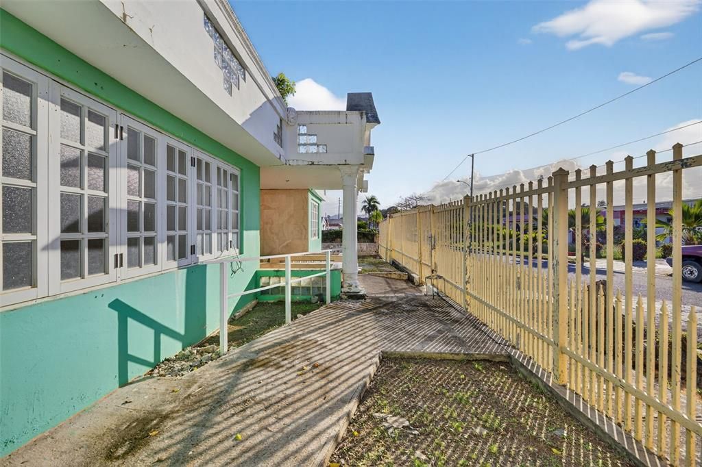 На продажу: $195,000 (3 спален, 1 ванн, 1531 Квадратных фут)