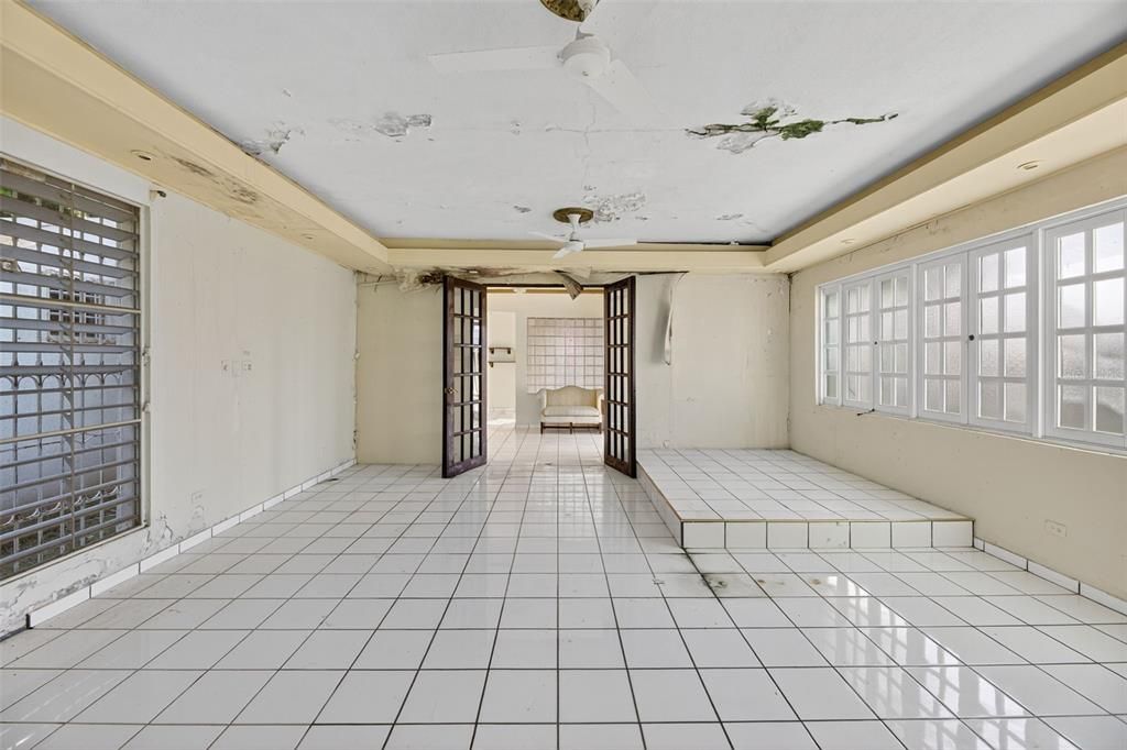 На продажу: $195,000 (3 спален, 1 ванн, 1531 Квадратных фут)