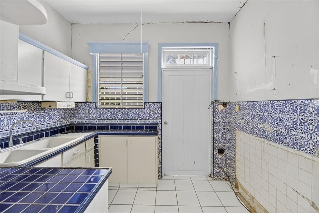 На продажу: $195,000 (3 спален, 1 ванн, 1531 Квадратных фут)