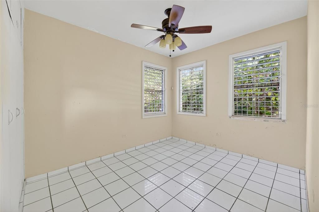 На продажу: $195,000 (3 спален, 1 ванн, 1531 Квадратных фут)