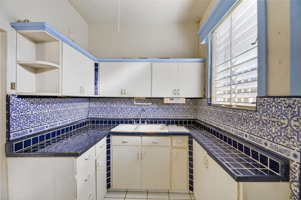 На продажу: $195,000 (3 спален, 1 ванн, 1531 Квадратных фут)