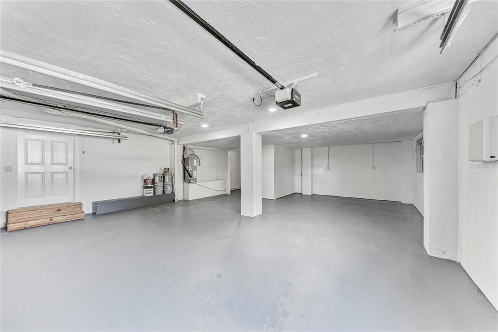 En Venta: $449,000 (4 camas, 2 baños, 2200 Pies cuadrados)