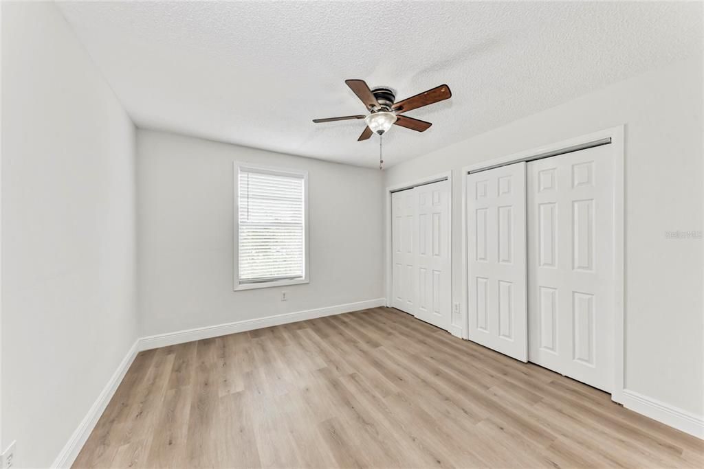 En Venta: $449,000 (4 camas, 2 baños, 2200 Pies cuadrados)