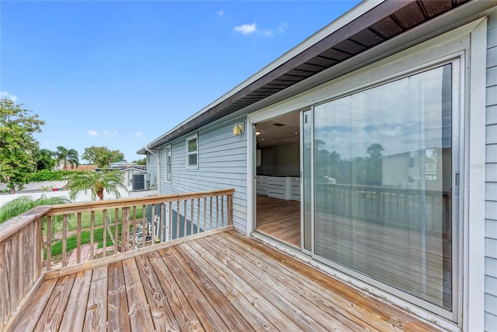 En Venta: $449,000 (4 camas, 2 baños, 2200 Pies cuadrados)