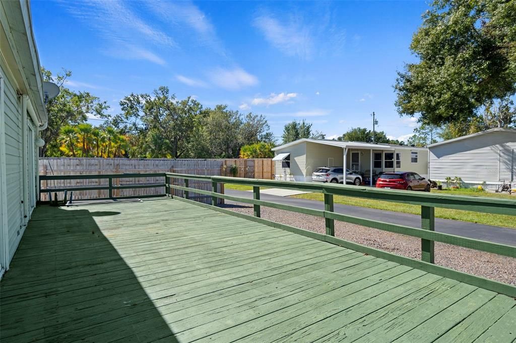 待售: $230,000 (4 贝兹, 3 浴室, 2342 平方英尺)