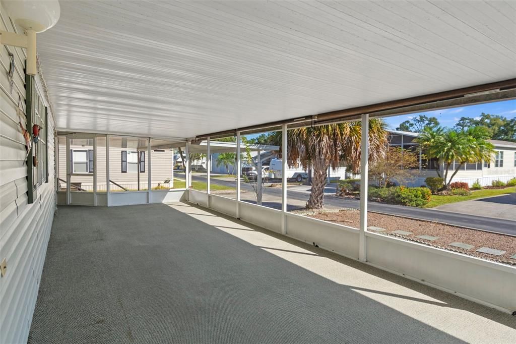 待售: $230,000 (4 贝兹, 3 浴室, 2342 平方英尺)