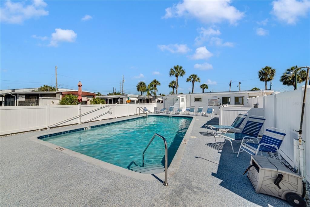 For Sale: $150,000 (2 beds, 2 baths, 480 Square Feet)