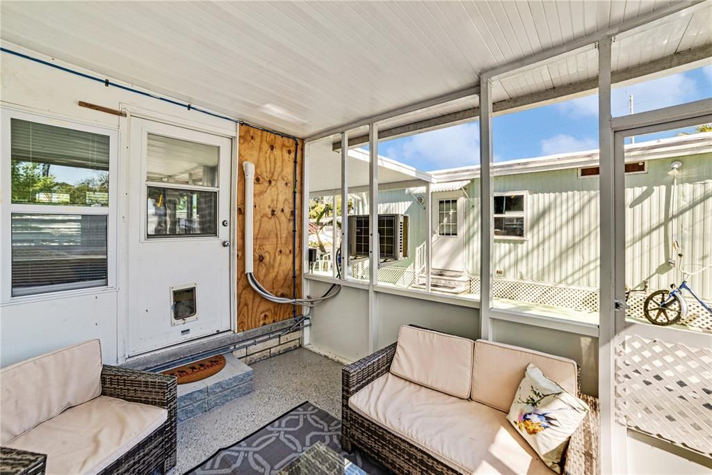 For Sale: $150,000 (2 beds, 2 baths, 480 Square Feet)