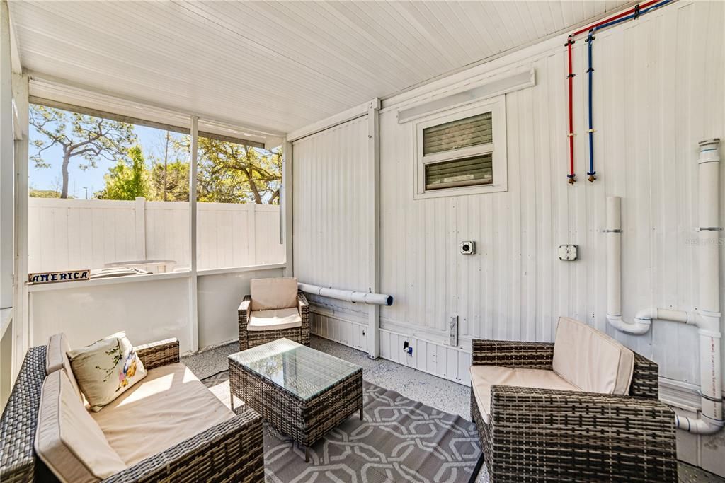 For Sale: $150,000 (2 beds, 2 baths, 480 Square Feet)