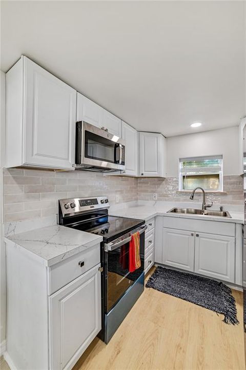 For Sale: $150,000 (2 beds, 2 baths, 480 Square Feet)