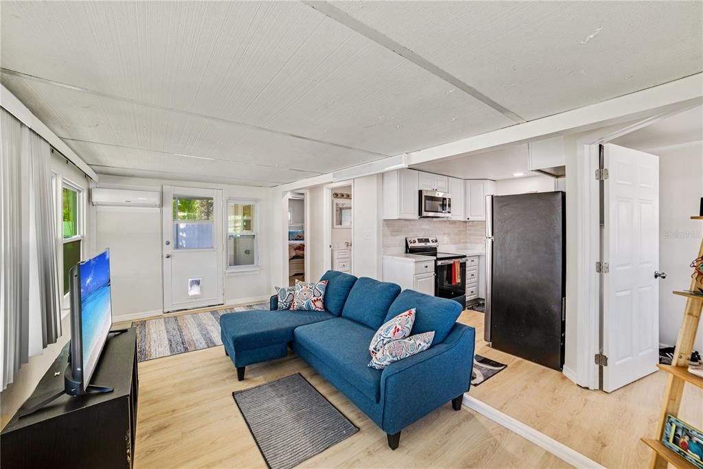 For Sale: $150,000 (2 beds, 2 baths, 480 Square Feet)