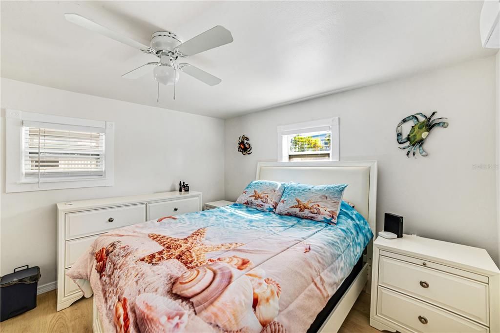 For Sale: $150,000 (2 beds, 2 baths, 480 Square Feet)