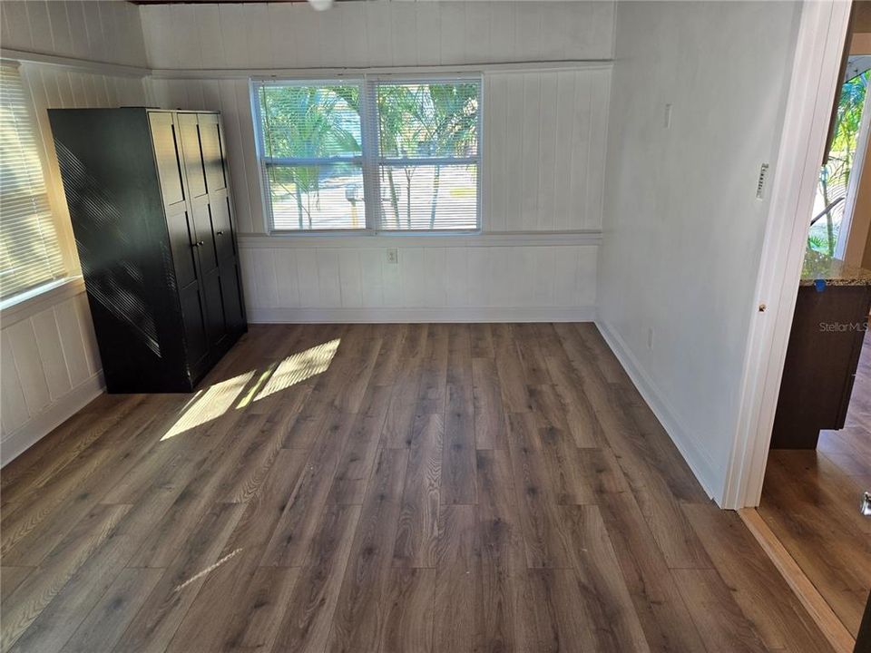 For Rent: $2,000 (3 beds, 1 baths, 2720 Square Feet)