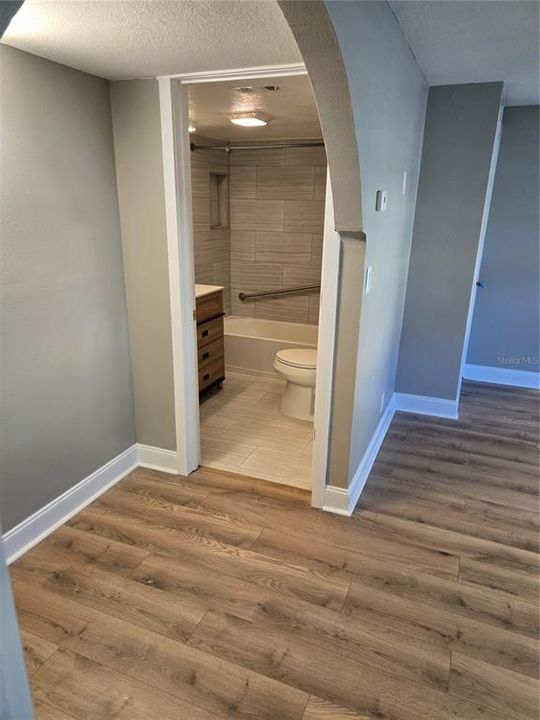 For Rent: $2,000 (3 beds, 1 baths, 2720 Square Feet)