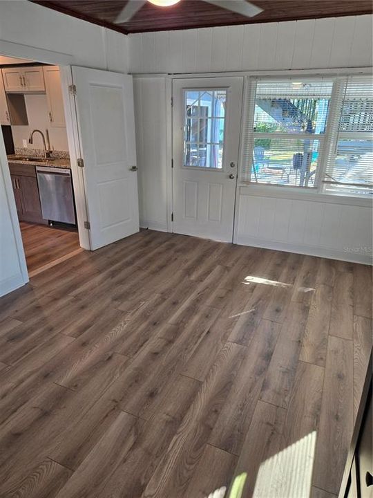 For Rent: $2,000 (3 beds, 1 baths, 2720 Square Feet)