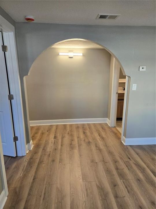 For Rent: $2,000 (3 beds, 1 baths, 2720 Square Feet)