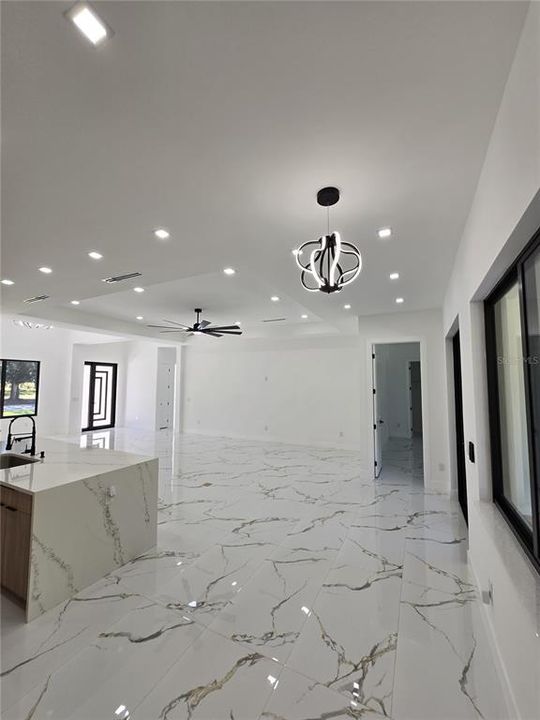 待售: $885,000 (4 贝兹, 3 浴室, 2465 平方英尺)