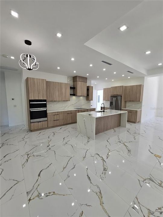 待售: $885,000 (4 贝兹, 3 浴室, 2465 平方英尺)