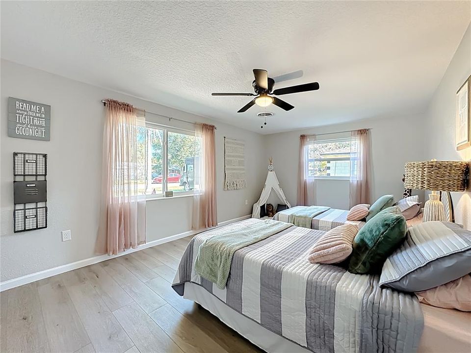 Active With Contract: $359,900 (4 beds, 3 baths, 1943 Square Feet)