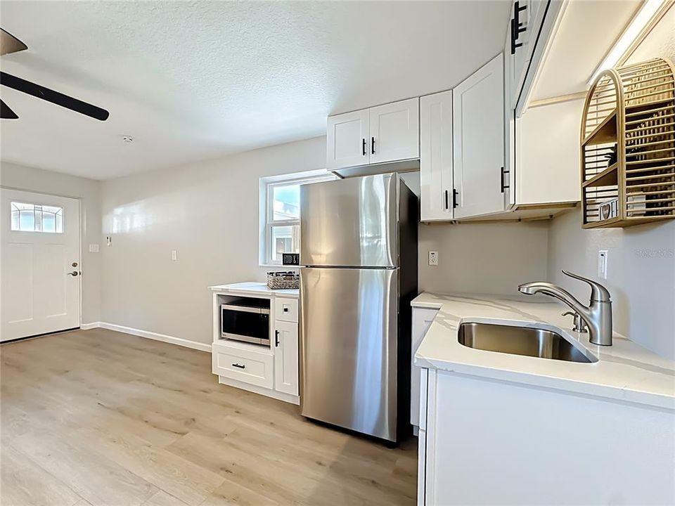 Active With Contract: $359,900 (4 beds, 3 baths, 1943 Square Feet)