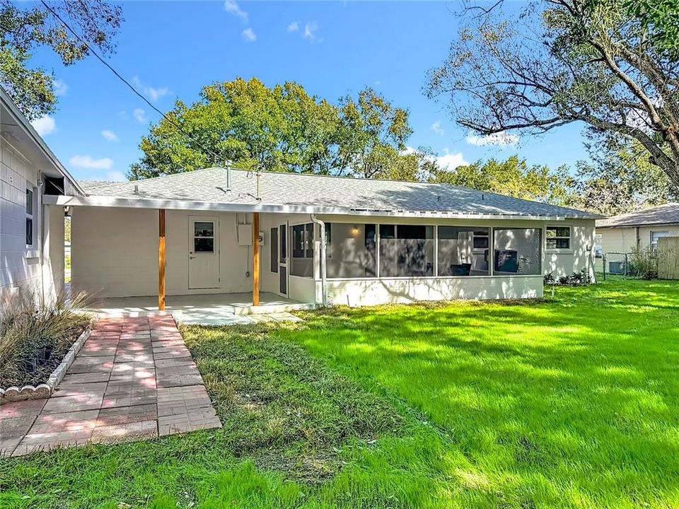 Active With Contract: $359,900 (4 beds, 3 baths, 1943 Square Feet)