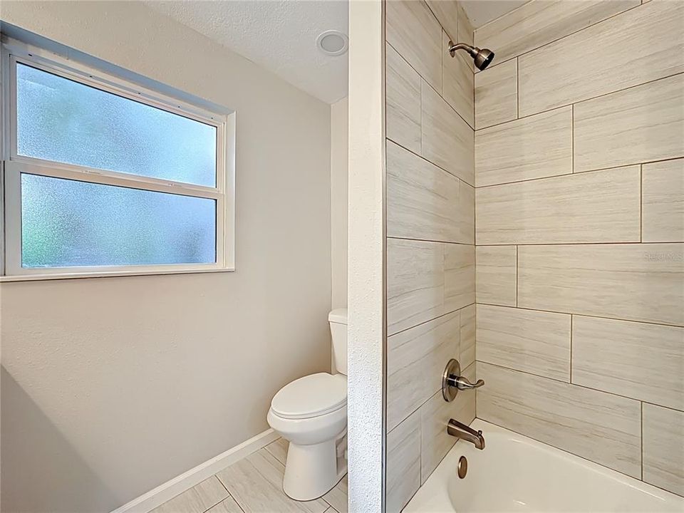 Active With Contract: $359,900 (4 beds, 3 baths, 1943 Square Feet)