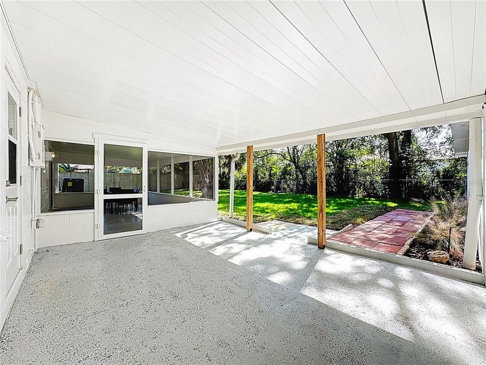 Active With Contract: $359,900 (4 beds, 3 baths, 1943 Square Feet)