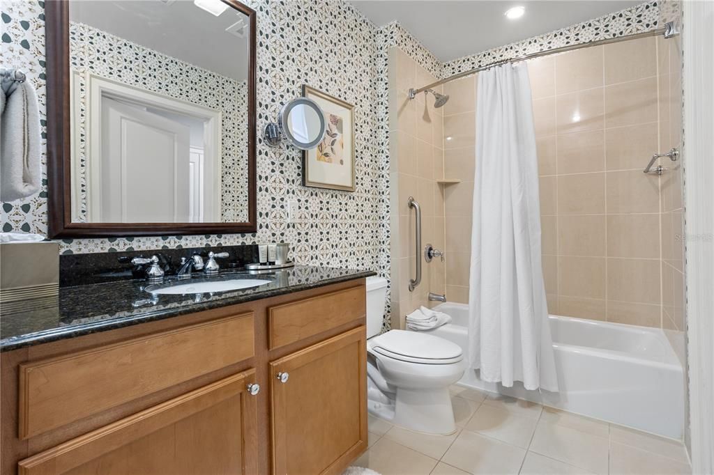 Active With Contract: $450,000 (3 beds, 2 baths, 1387 Square Feet)