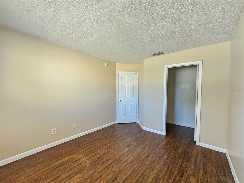 For Rent: $1,320 (2 beds, 1 baths, 800 Square Feet)