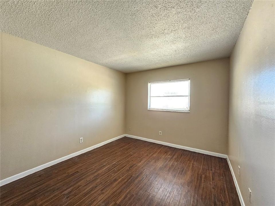 For Rent: $1,320 (2 beds, 1 baths, 800 Square Feet)